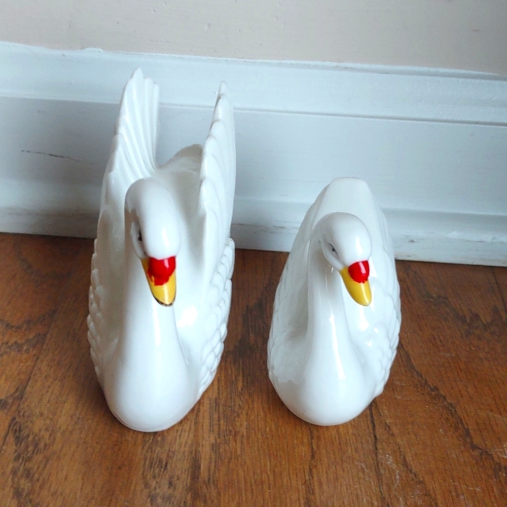 Vintage Porcelain Swan Salt and Pepper Shakers
